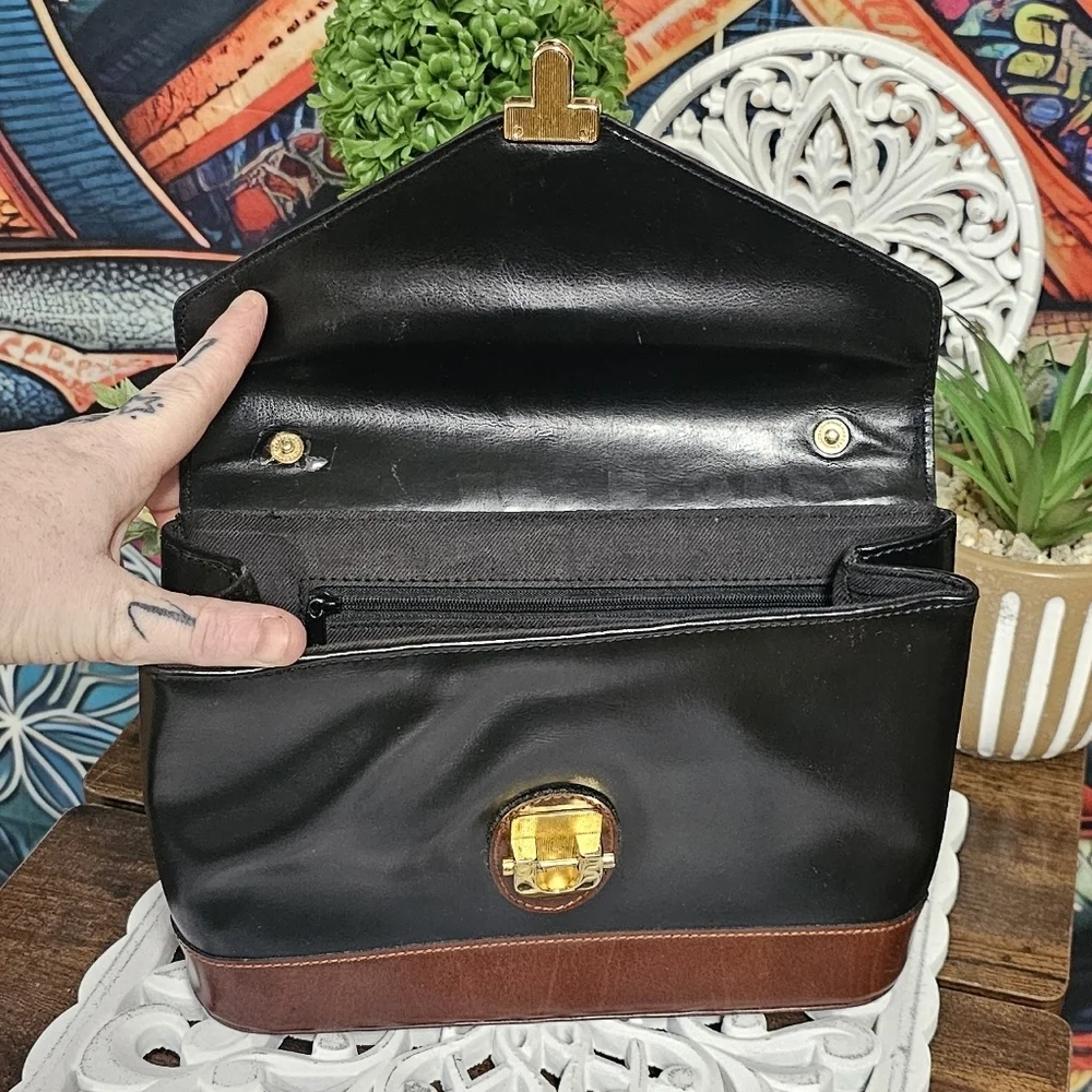 Gold Coast Genuine Leather Push Buckle Closure Clutch Handbag